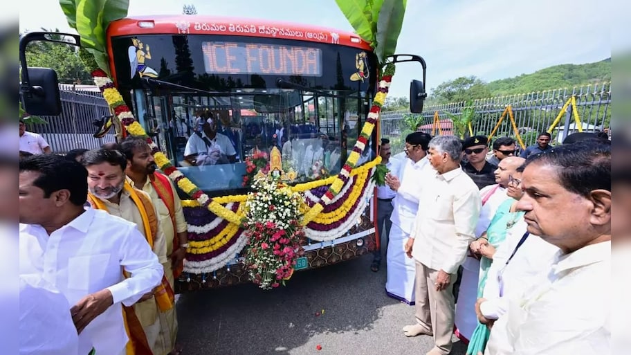 Tirumala 32 Electric Buses: తిరుమల వెళ్లే భక్తులకు భారీ ఊరట..32 ఎలక్ట్రిక్ బస్సుల్లో కొండపైకి ఉచిత ప్రయాణం?!