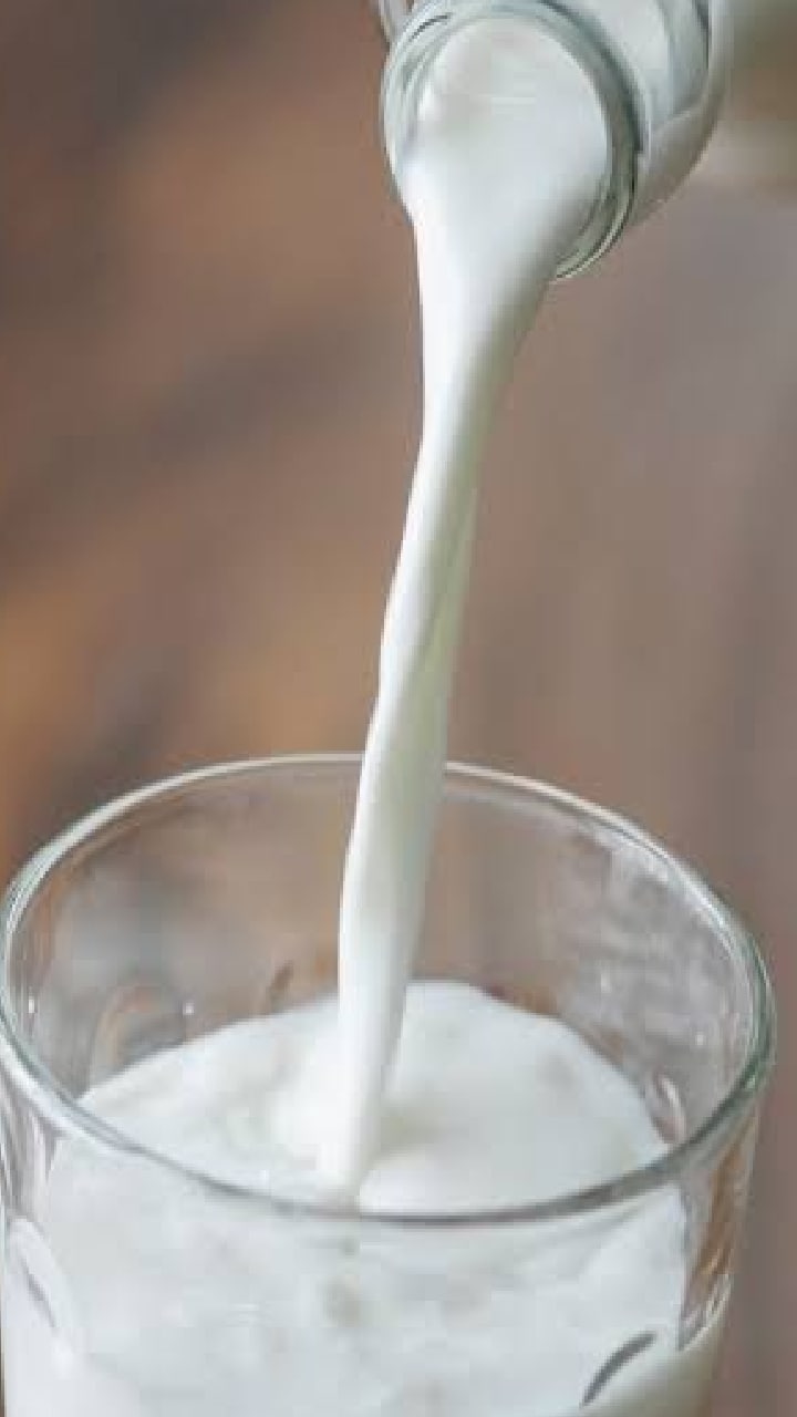 Milk: పాలు ఈ సమయాల్లో తాగితే విషంతో సమానం