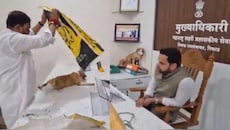 Nashik Dog Protest: నాసిక్‌లో షాకింగ్ ఘటన.. ఏకంగా వీధి శునకాలను మున్సిపల్ ఆఫీసులో వదిలిన స్థానికులు.. వీడియో..