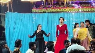 Recording Dance: పవన్‌ కల్యాణ్‌ అడ్డాలో రికార్డింగ్‌ డ్యాన్స్‌ హవా!
