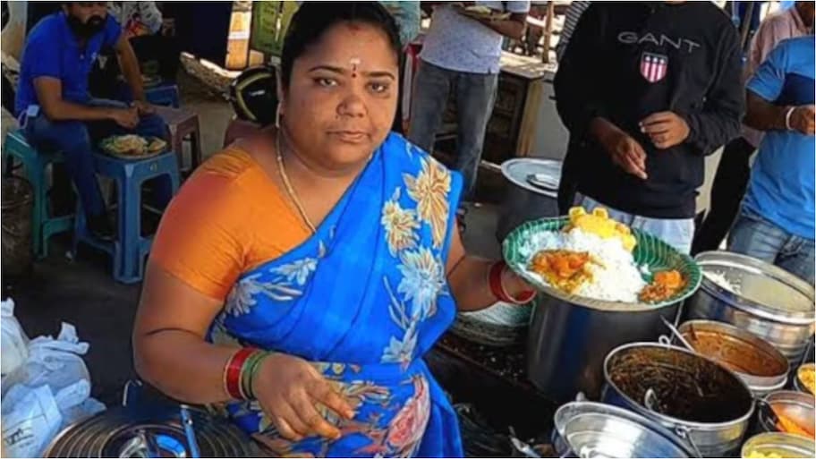 Kumari Aunty: సోషల్ మీడియా నా కొంప ముంచింది.. డైలీ సంపాదన ఎంతో చెప్పిన కుమారీ ఆంటీ..