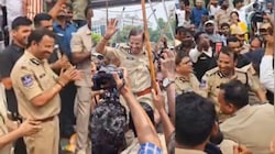 CP Sajjanar dance video: ప్రశాంతంగా ముగిసిన నిమజ్జనం.. డ్యాన్స్‌తో హల్ చల్ చేసిన సీపీ సజ్జనార్.. వీడియో వైరల్..
