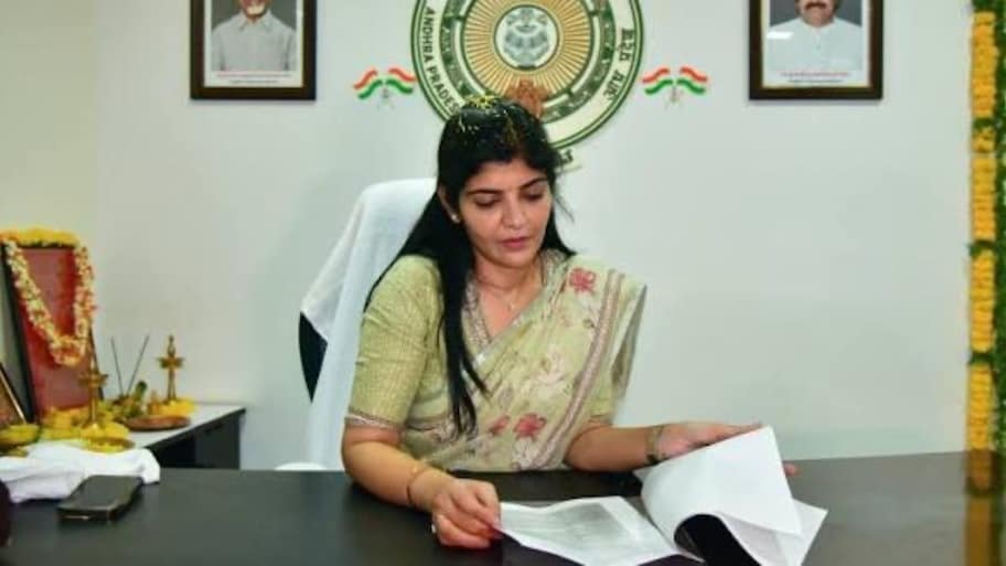 Women Morphing Videos: మార్ఫింగ్‌ వీడియోలపై మహిళా కమిషన్‌ తీవ్ర ఆగ్రహం.. నెటిజన్లకు హెచ్చరిక
