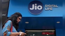 Jio Bharat 4G Offer: జియో కస్టమర్లకు అదిరిపోయే ఆఫర్..6 నెలల పాటు రీఛార్జ్ పూర్తిగా ఉచితం..ఎలా?