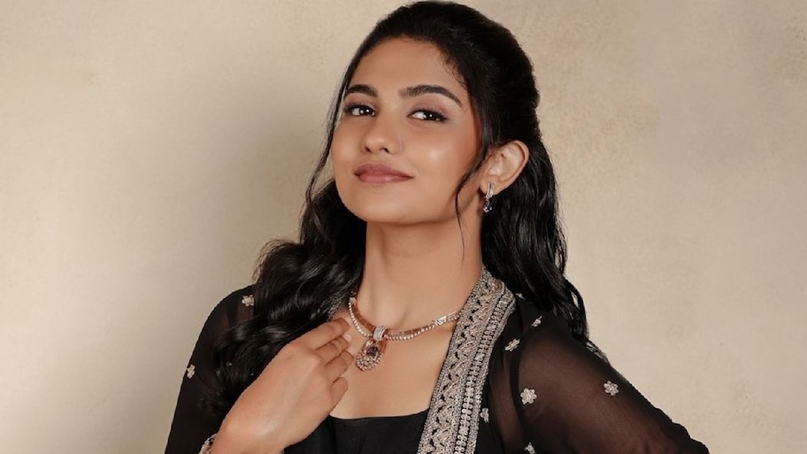 Mamitha Baiju: మమితా మైథాలజీ ఎంట్రీ.. ఆ సీక్వెల్ మూవీతో తెలుగు డెబ్యూ..!