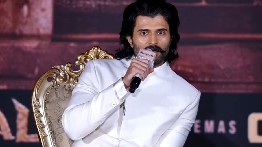 Vijay Deverakonda: నన్ను తొక్కేయడం కోసం 1000 అకౌంట్లు.. విజయ్ దేవరకొండ బయటపెట్టిన భయంకర నిజం..!