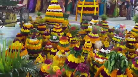 Kukatpally Bathukamma: కూకట్‌పల్లిలో కనులవిందుగా తొలి రోజు బతుకమ్మ వేడుకలు