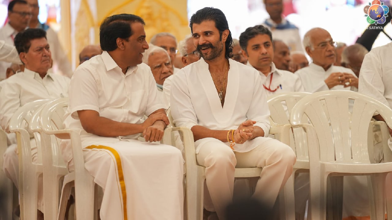 Vijay Rashmika Tirumala visit