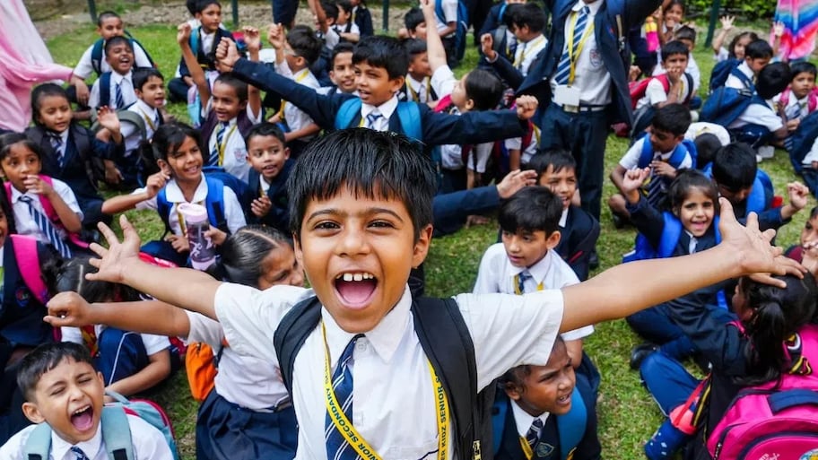 Diwali School Holidays: స్కూల్ విద్యార్థులకు శుభవార్త..దీపావళికి ఏకంగా 13 రోజులు సెలవులు..ఎక్కడంటే?