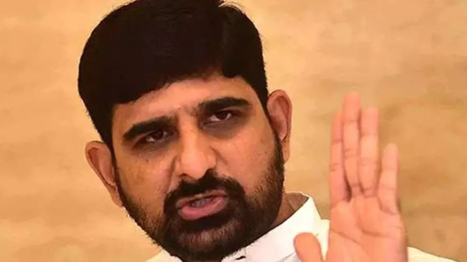 BRS ఎమ్మెల్యే పాడి కౌశిక్ రెడ్డి పై వేటుపడనుందా..!