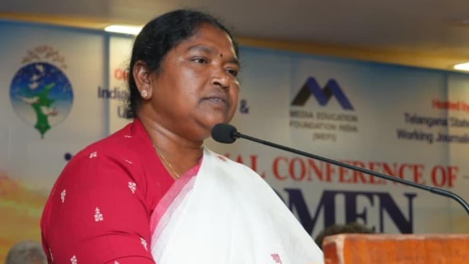 Seethakka Emotional: తన రాజకీయ జీవితంపై భావోద్వేగానికి లోనయిన సీతక్క