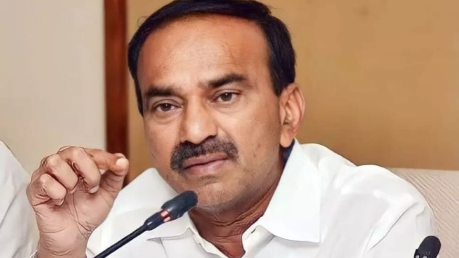 ఈటల పాదయాత్రకు బ్రేక్..? అనుమతులివ్వని పోలీసులు..
