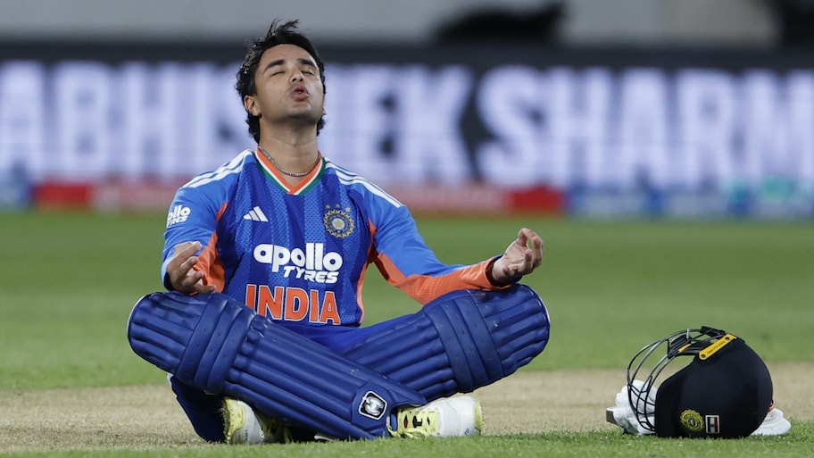 Abhishek Sharma Century: ‘ఓం నమః శివాయ’ మంత్రం.. సెంచరీ తరువాత అభిషేక్ శర్మ సెలబ్రేషన్స్ చూశారా..!