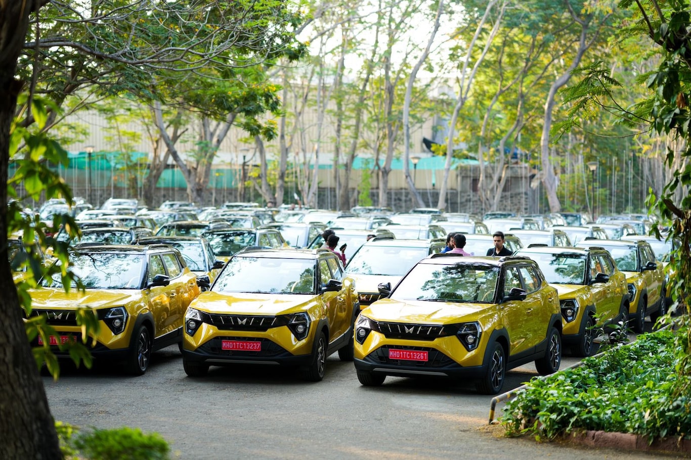 Mahindra SUV Offers